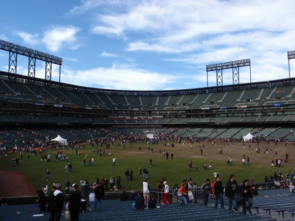 Ventilator waardering dag kicks off van het honkbal seizoen op att park — Stockfoto