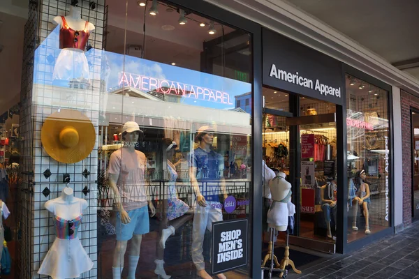 American Apparel fashion store  at the Ala Moana Center — Stock Photo, Image