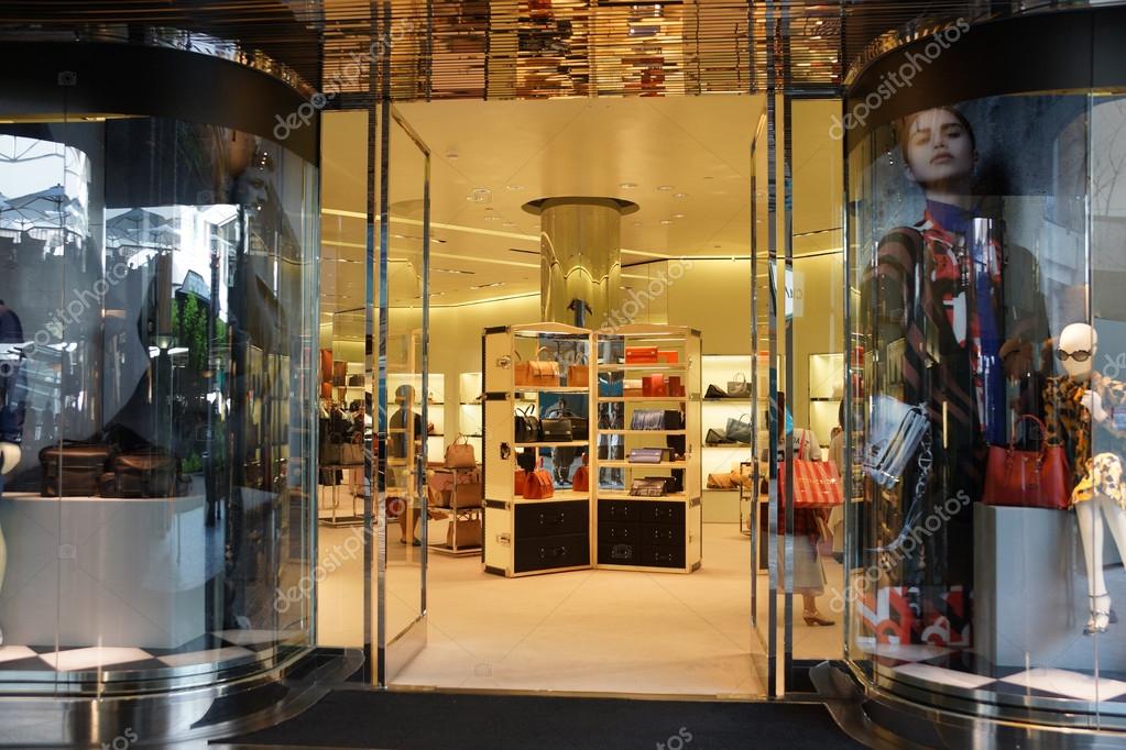 Entrance to Prada store at the Ala Moana Center – Stock Editorial Photo ©  ericbvd #55637299