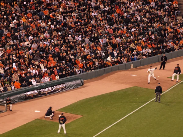 Reliever Jeremy Affeldt throws pitch in Bullpen to warm up in ca — Stock Photo, Image