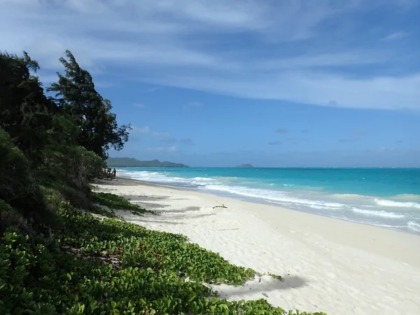 Playa de Waimanalo mirando hacia las islas Mokulua — Foto de Stock