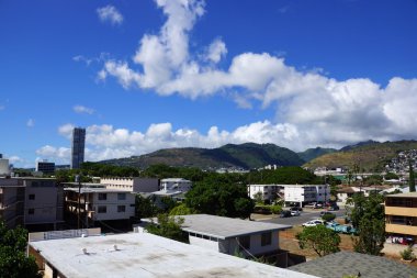 Honolulu Kapahulu kasabada evler, kınamak ve dağ t