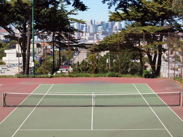 Empty tennis court in on the top of Potrero Hill — Stock Photo, Image