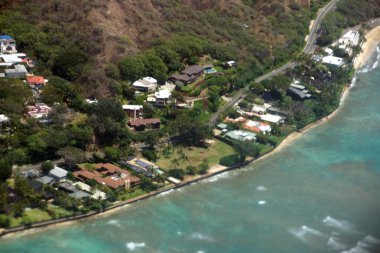 Denize lider Diamond Head krater yamaçları havadan görünümü