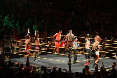 NXT Tag takım Şampiyonlar Blake ve Murphy başlıkları hava w tutun