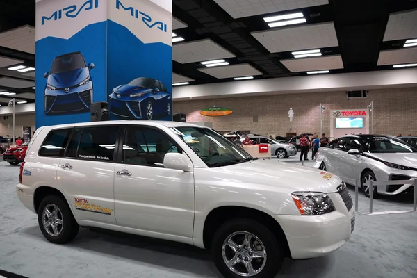 100% electric Toyota FCHV-adv on display at the Motor Show exhib — Stock Photo, Image