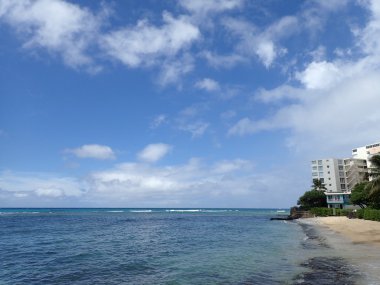 makalei plaj dalgalar alıştırma, napakaa, lav taş duvar ve sm ile