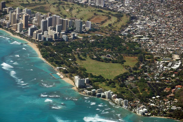 Aerial view of Kapiolani Park, Waikiki, Natatorium — Stock Photo, Image