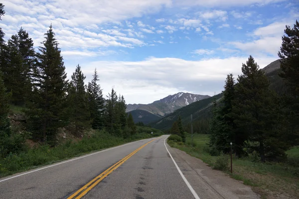 Rocky Mountain Road a través de Independence Pass —  Fotos de Stock