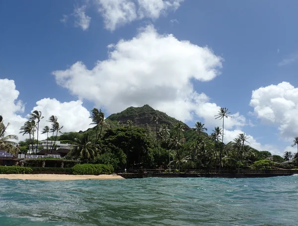 Makalei Beach with waves lapping, napakaa, lava rock wall and Co — Stock Photo, Image