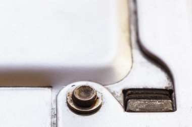 Zımba tabancasından çok yakın çok fotoğrafı çekilen bir parçası. 