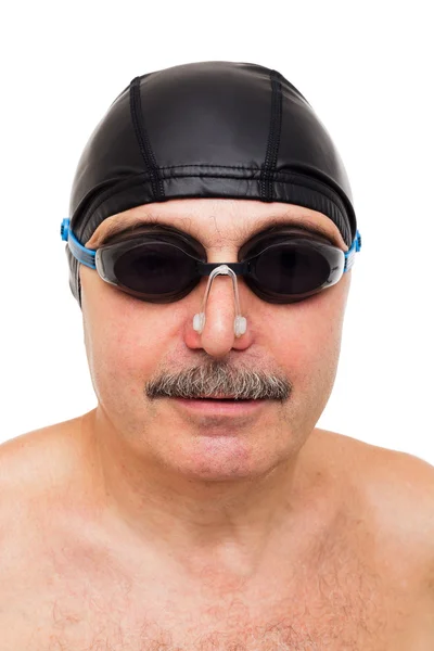 Ετοιμάζεται να κολυμπήσετε: ένας ηλικιωμένος κολυμπάει για τη διατήρηση φυσική για — Φωτογραφία Αρχείου