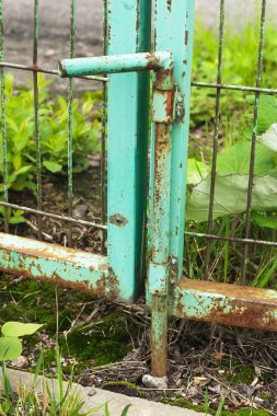 Metal çit parçası