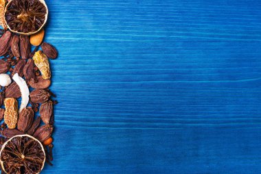 Baharat sıradışı lezzet yemek için ekleme