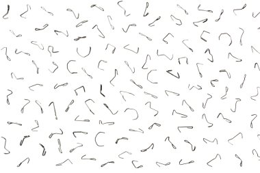 Kağıtları tutturmak için bükülmüş zımba.