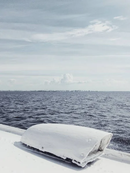 Sur Bateau Contre Ciel Bleu Photo Haute Qualité — Photo