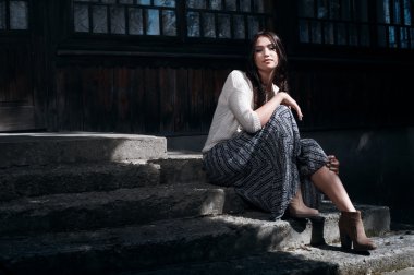 Ülke kadın güneş şerit içinde