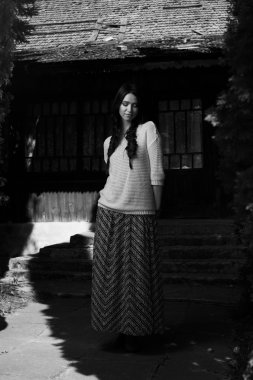 Ülke kadın ağaç gölge siyah beyaz