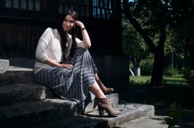 Ülke kadın güneş şerit içinde