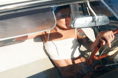 Pin-up lady dövmeler