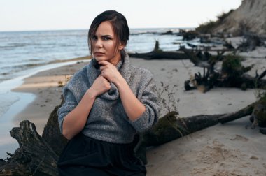 esmer sonbahar'deniz kıyısında