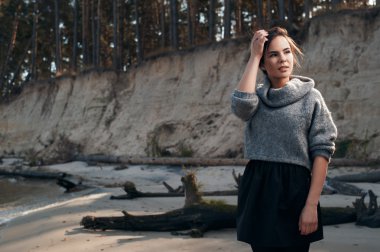 esmer sonbahar'deniz kıyısında