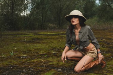 Safari kadın sabah bataklık