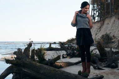 esmer sonbahar'deniz kıyısında