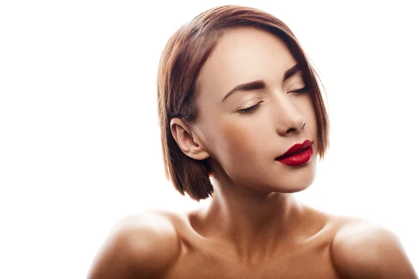 Beauty porträtt av kaukasisk kvinna med röda läppar — Stockfoto
