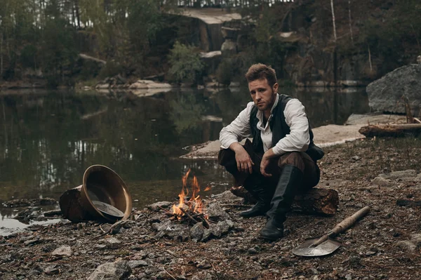 tıraşsız avcısı kayalık banka çevre ateş warmin