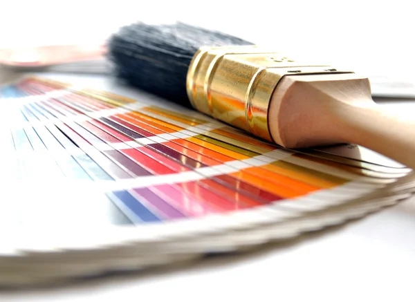 Boya Fırçası ve renk renk örneği