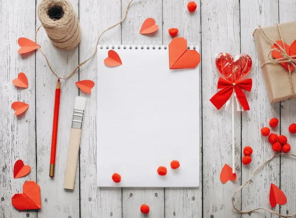 Glad Alla Hjärtans Dag Fotografering Med Presentförpackning Och Papper Origami — Stockfoto