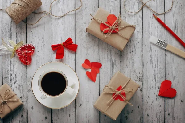 Valentijnsdag Romantische Platte Lay Fotografie Met Kopje Koffie Een Houten — Stockfoto