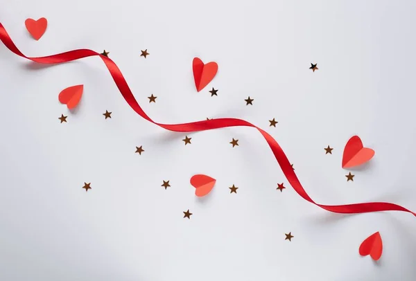 Arc Et Flèche De Cupidon Avec Symbole De Coeur Dans Un Style Plat
