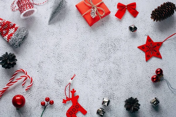Noel Tebrik Kartı Şablonunu Tatil Sembolleriyle Özetle — Stok fotoğraf