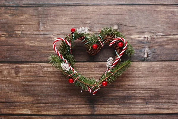美しいクリスマスの花輪 トップビューの写真 — ストック写真