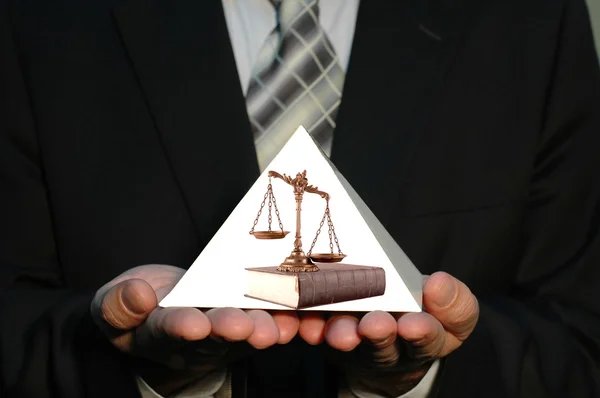 Piramis az igazságszolgáltatás — Stock Fotó
