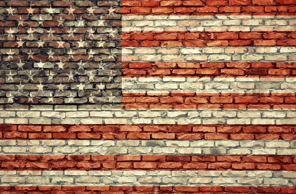 Bandera americana en la pared de ladrillo — Foto de Stock