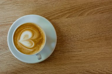 kalp ile kahve fincanı