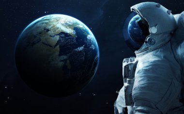 Astronot uzayda. Uzay yürüyüşü. Nasa tarafından döşenmiş bu görüntü unsurları