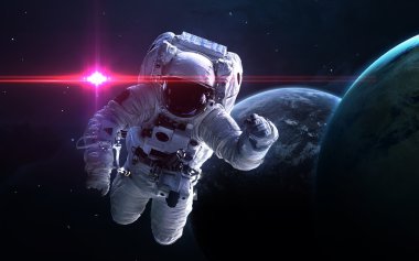Astronot uzayda. Uzay yürüyüşü. Nasa tarafından döşenmiş bu görüntü unsurları