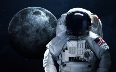 Astronot uzayda. Uzay yürüyüşü. Nasa tarafından döşenmiş bu görüntü unsurları