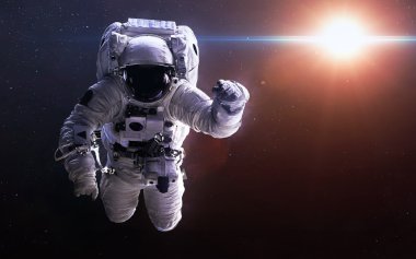 Astronot uzayda. Uzay yürüyüşü. Nasa tarafından döşenmiş bu görüntü unsurları