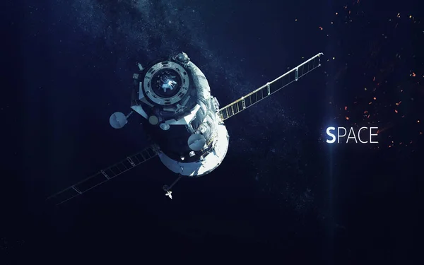 Spacecraft. 우주 미술, 공상 과학 소설 벽지. 깊은 우주의 아름다움. 우주에는 수십억 개의 은하가 있습니다. NASA 가 제공 한 이형상의 요소들 — 스톡 사진