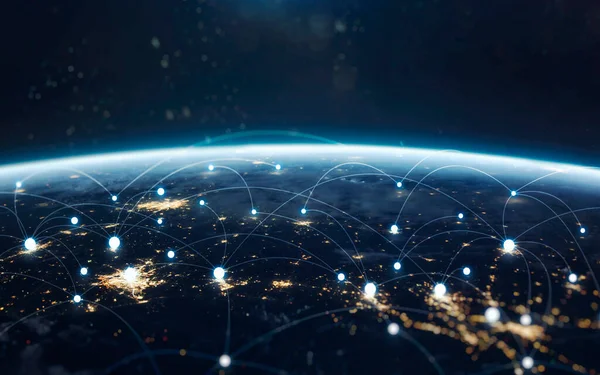 Datautbyte och globalt nätverk över hela världen. Jorden på natten, stadens ljus från omloppsbanan. Delar av denna bild tillhandahålls av NASA — Stockfoto