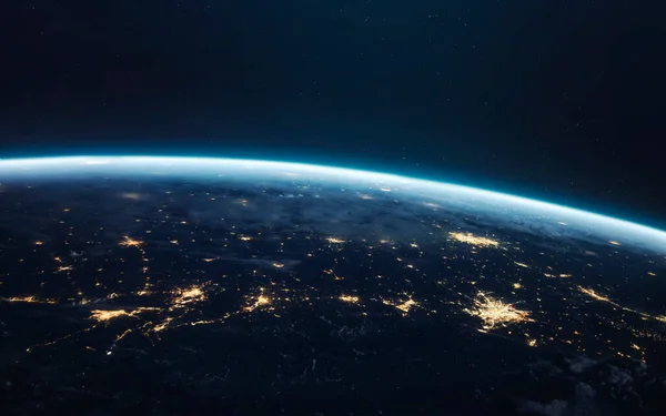 Die Erde in der Nacht, das Licht der Stadt aus dem Orbit. Elemente dieses von der NASA bereitgestellten Bildes — Stockfoto