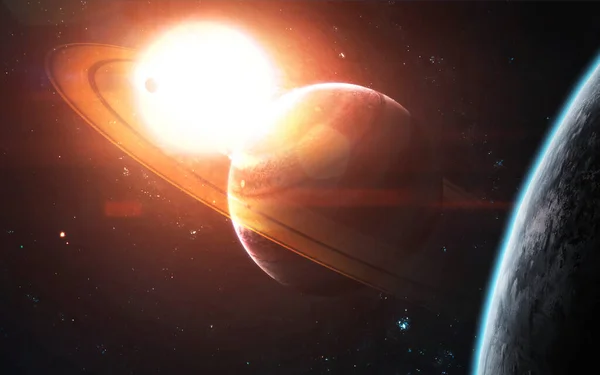Ringd gasjätte framför glödande sol. Rymdscience fiction visualisering. Delar av denna bild tillhandahålls av NASA — Stockfoto