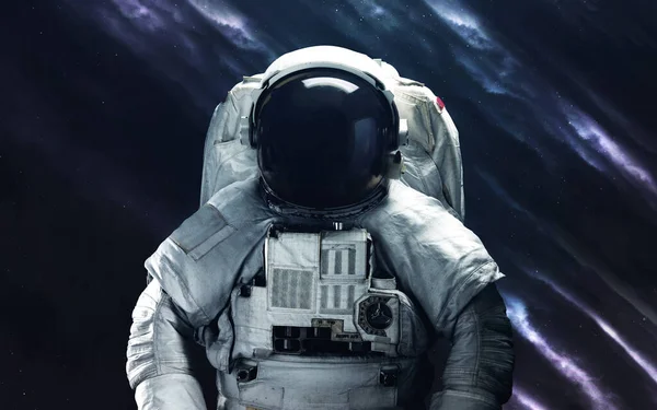 Astronaut. Hluboký vesmírný obraz, science fiction fantasy ve vysokém rozlišení ideální pro tapety a tisk. Prvky tohoto snímku poskytla NASA — Stock fotografie