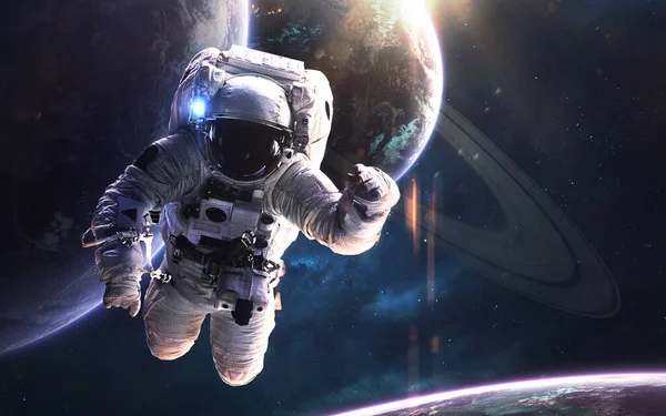 Astronaut vid rymdpromenaden. Djupt utrymme bild, science fiction fantasi i hög upplösning idealisk för tapeter och tryck. Delar av denna bild tillhandahålls av NASA — Stockfoto