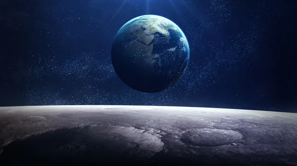มุมมองของดาวเคราะห์โลกความละเอียดสูงจากพื้นผิวดวงจันทร์ องค์ประกอบของภาพนี้ได้รับการตกแต่งโดยนาซ่า — ภาพถ่ายสต็อก